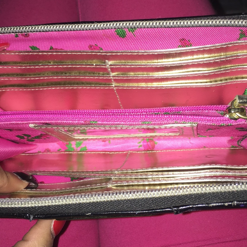 Wallet - Picture 2 of 5